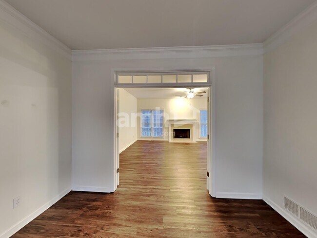 Building Photo - 3987 Fox Glen Dr