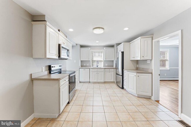 Building Photo - 4236 Florida Ave