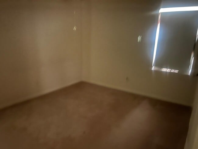Building Photo - 5048 Kaye Rd