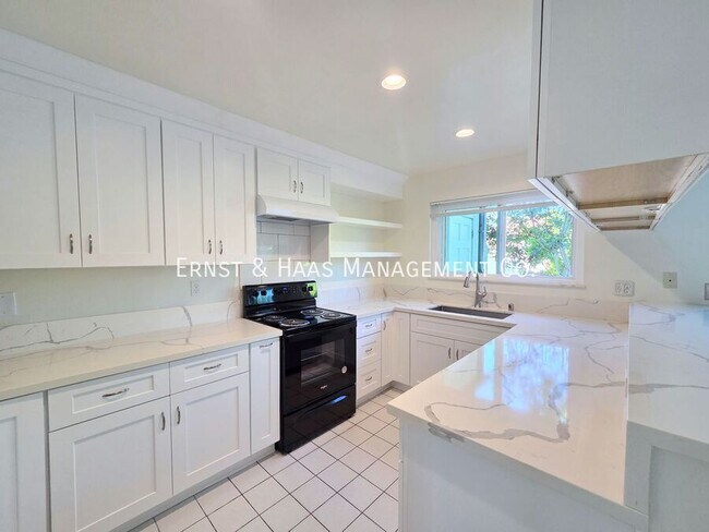 Building Photo - 1200 Opal St