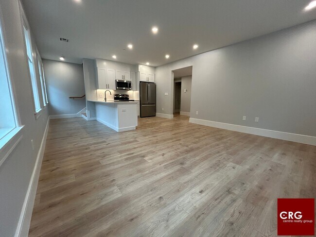 Building Photo - 124 Kenrick St