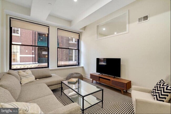 Building Photo - 150 S Independence Mall W