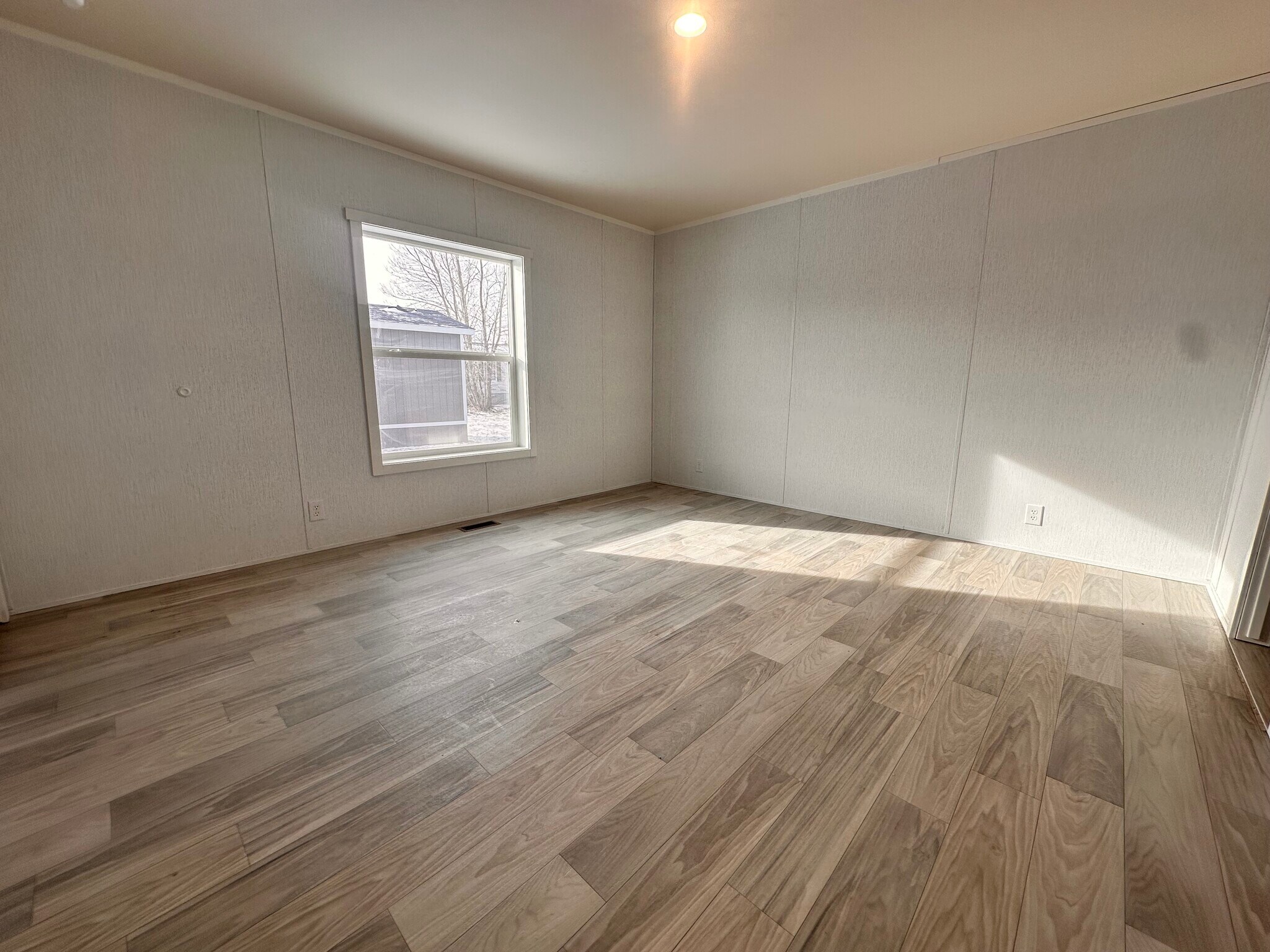 Building Photo - 26 Jubilee St