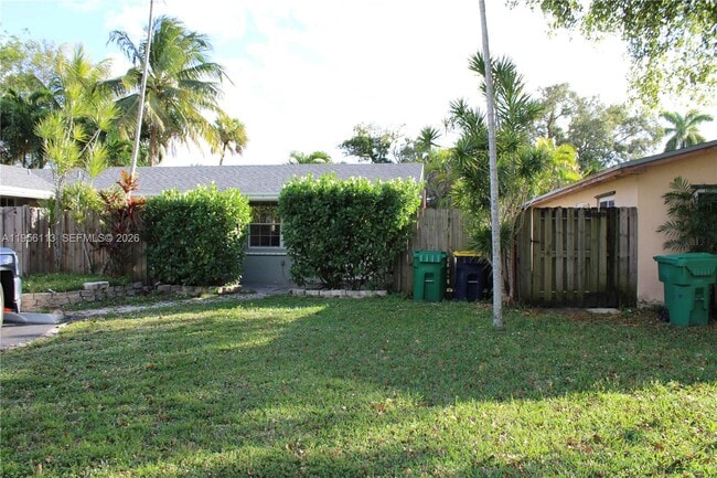 Building Photo - 2740 SW 46th St