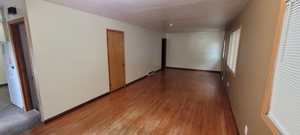 Building Photo - 1522 Dick Dr