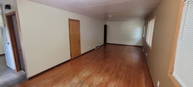 Building Photo - 1522 Dick Dr