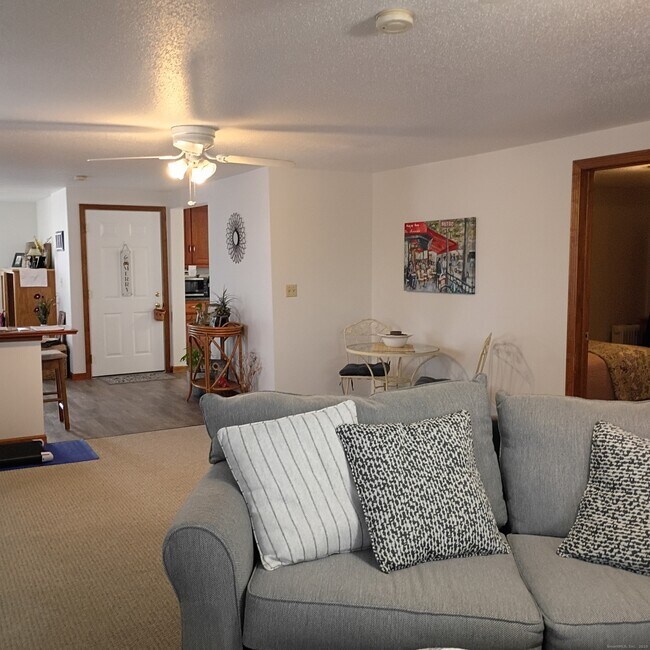 Building Photo - 59 View St