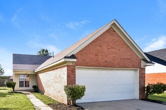 Building Photo - 5620 Kaitlyn Dr W