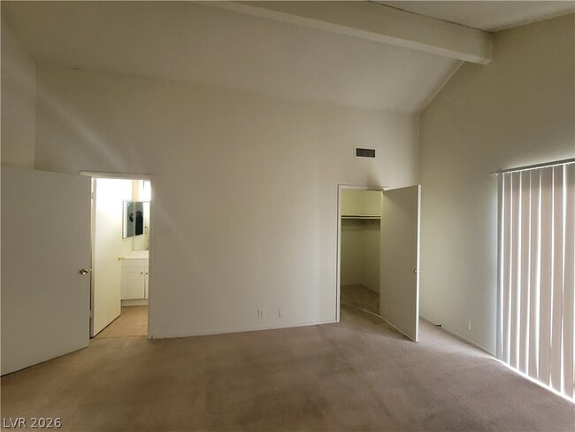 Building Photo - 4760 Woodridge Rd