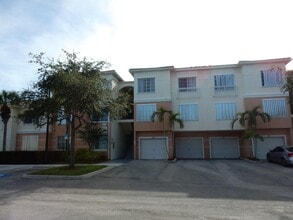 Building Photo - 1106 Myrtlewood Cir E