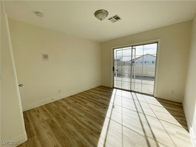 Building Photo - 7732 Crenshaw Way