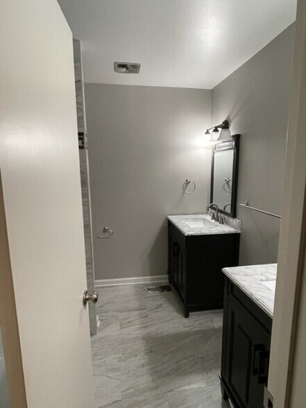 Master Bath - 851 Vestavia Villa Ct
