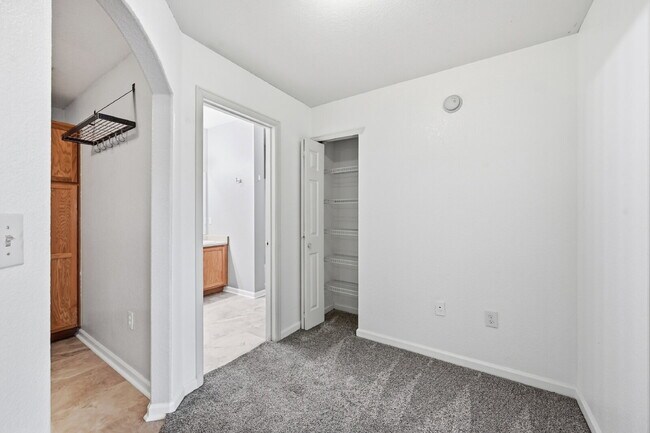 Building Photo - $1,595.95, 1 Bed, 1 Bath Condo in Aurora with In Unit Laundry and Pool Access!