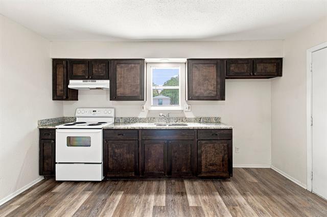 Building Photo - 1833 Pelican Dr N