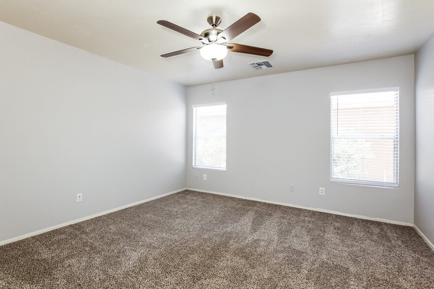 Building Photo - 22807 W Gardenia Dr