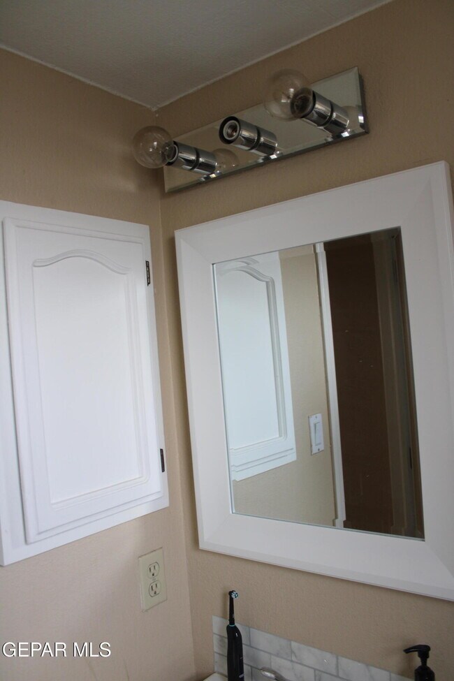 Building Photo - 6832 Canyon View Ln