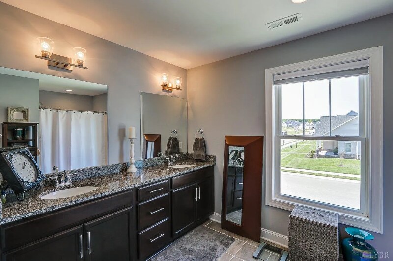Building Photo - 1373 Glade Spgs Blvd