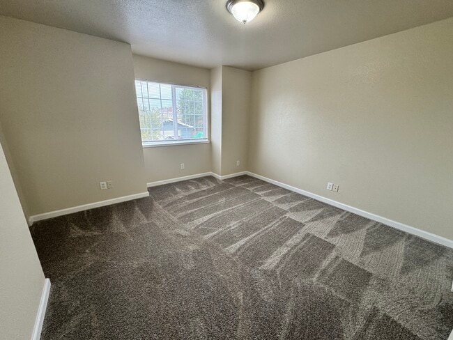 Building Photo - 114 Church St