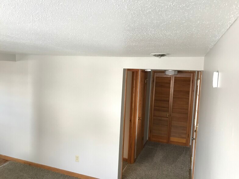 Building Photo - 2346 W 38th St