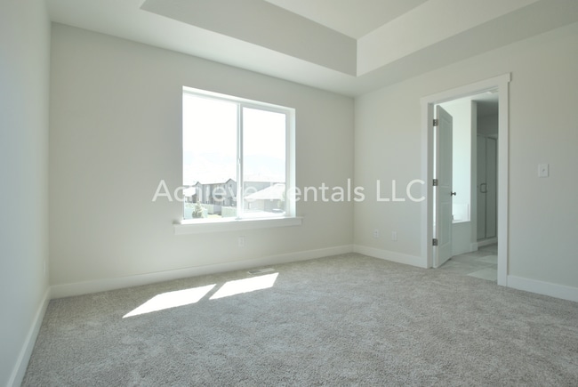 Building Photo - 674 S 85 E