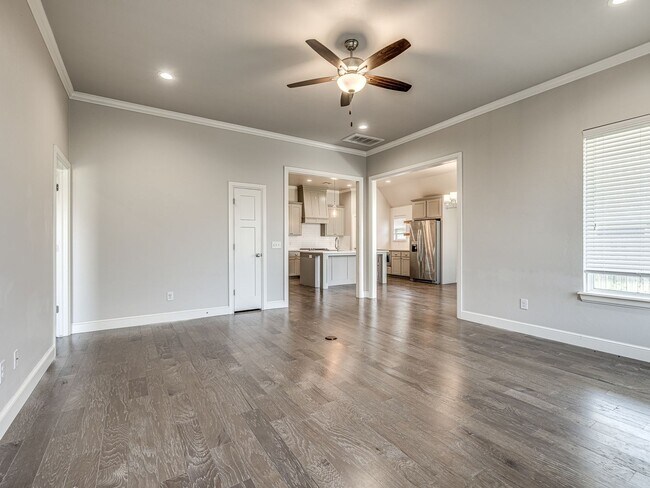 Building Photo - 3 Bed/2 Bath Beacon Home in Rush Brook Add...