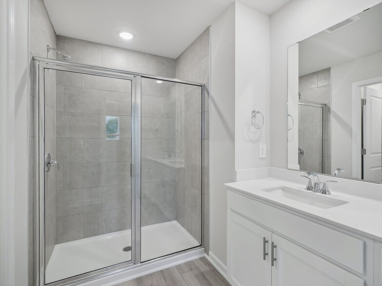 Building Photo - 710 Southland Dr