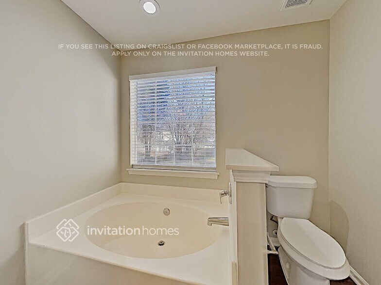 Building Photo - 9203 Darbyshire Pl