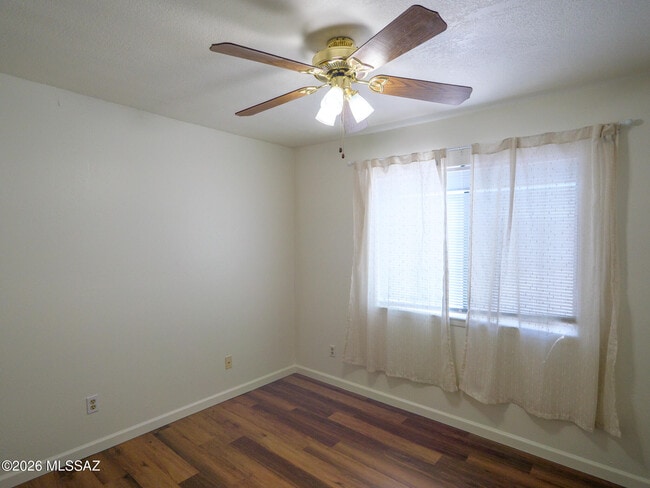 Building Photo - 6331 N Barcelona Ct