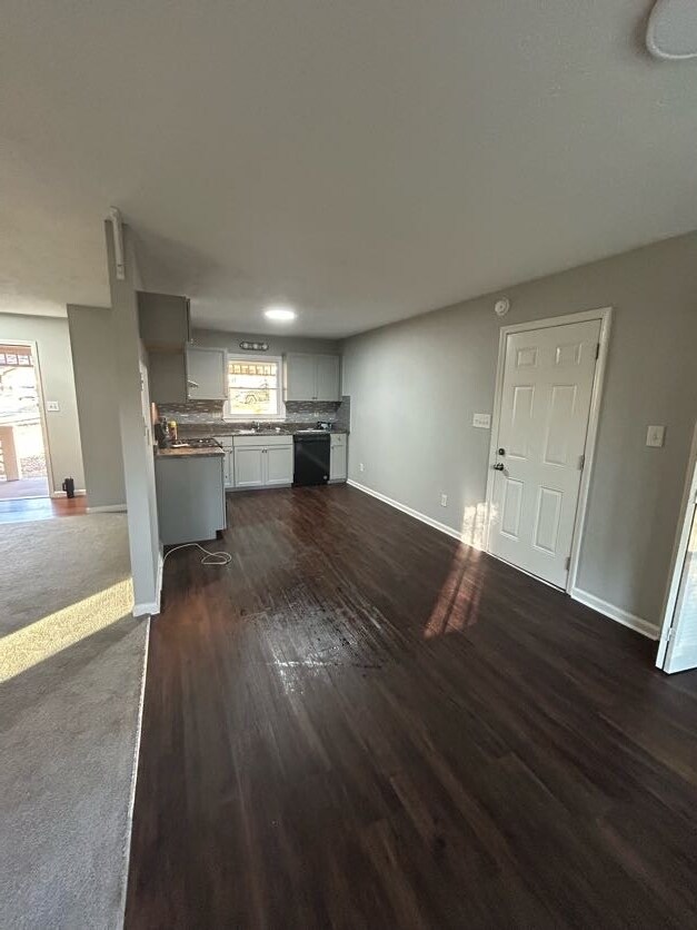 Building Photo - 190 Winston Dr