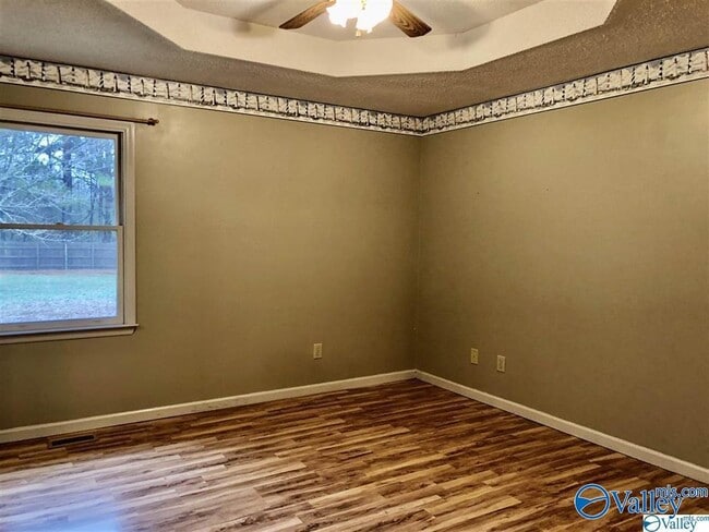 Building Photo - 348 Ariel Dr