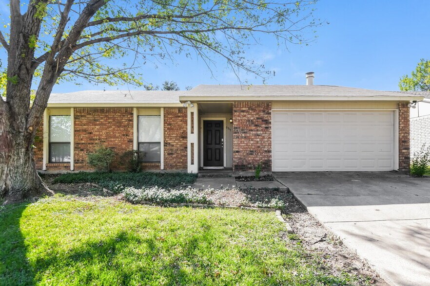 Primary Photo - 6317 Sunset Rd