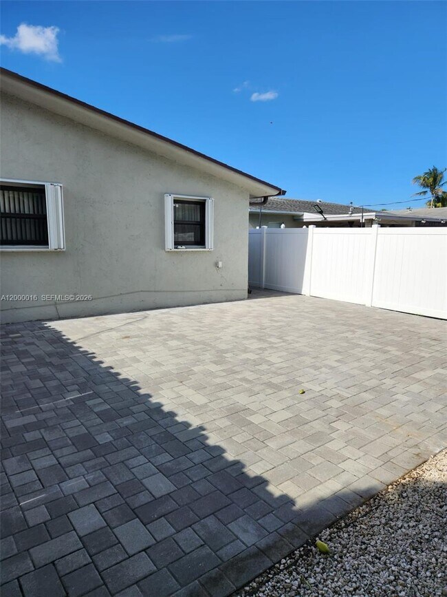 Building Photo - 210 NW 57th St