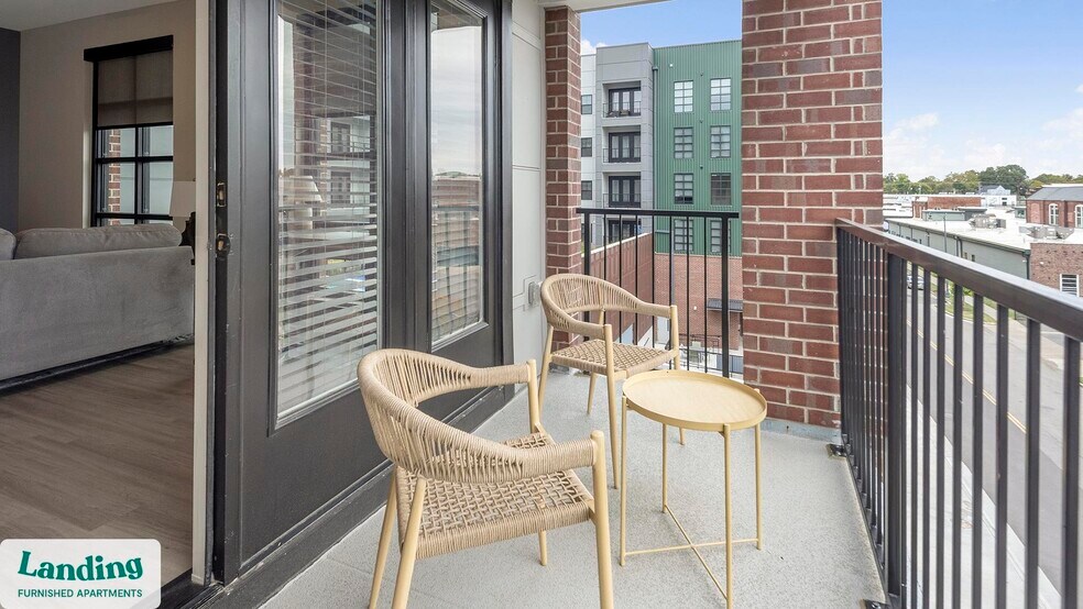 Building Photo - 645 N Front St