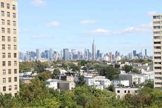 Building Photo - 10 Huron Ave