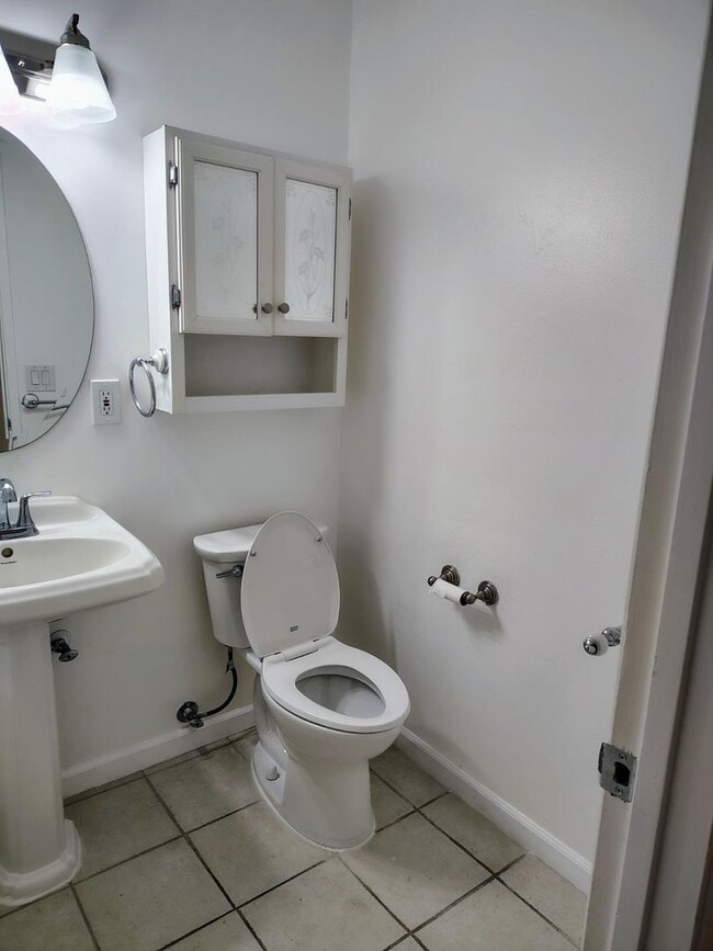 Building Photo - 1492 Dolphin Dr