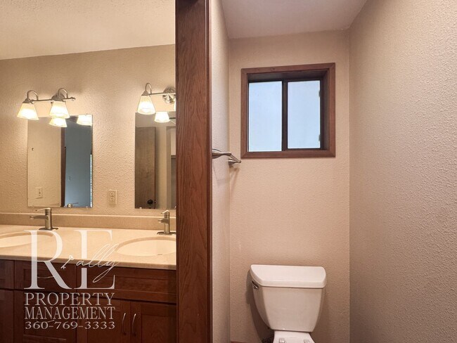 Building Photo - Vaulted 2-Bed Home with Scenic Views, Gas Fireplace & Oversized Deck