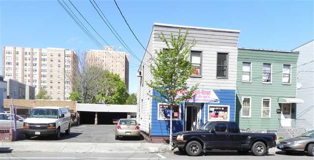 Primary Photo - 422-426 61st St