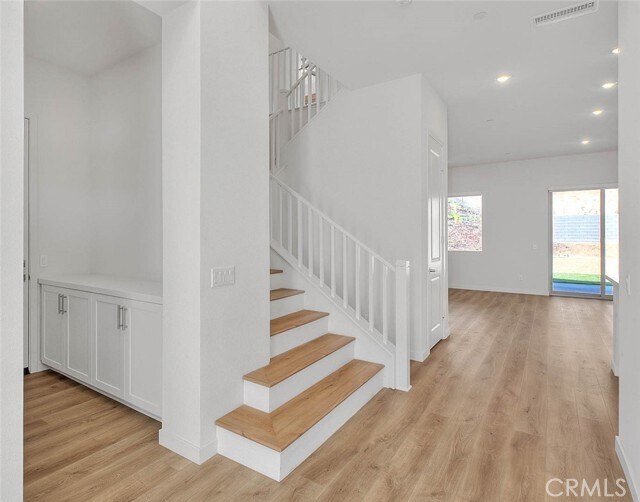 Building Photo - 15842 Butterfly Dr