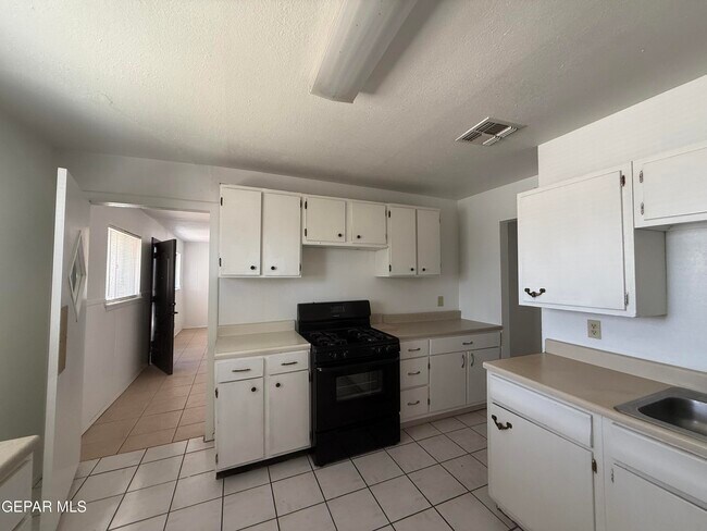 Building Photo - 7289 Mimosa Ave