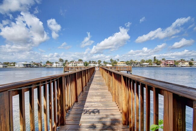 Building Photo - 3606 S Ocean Blvd