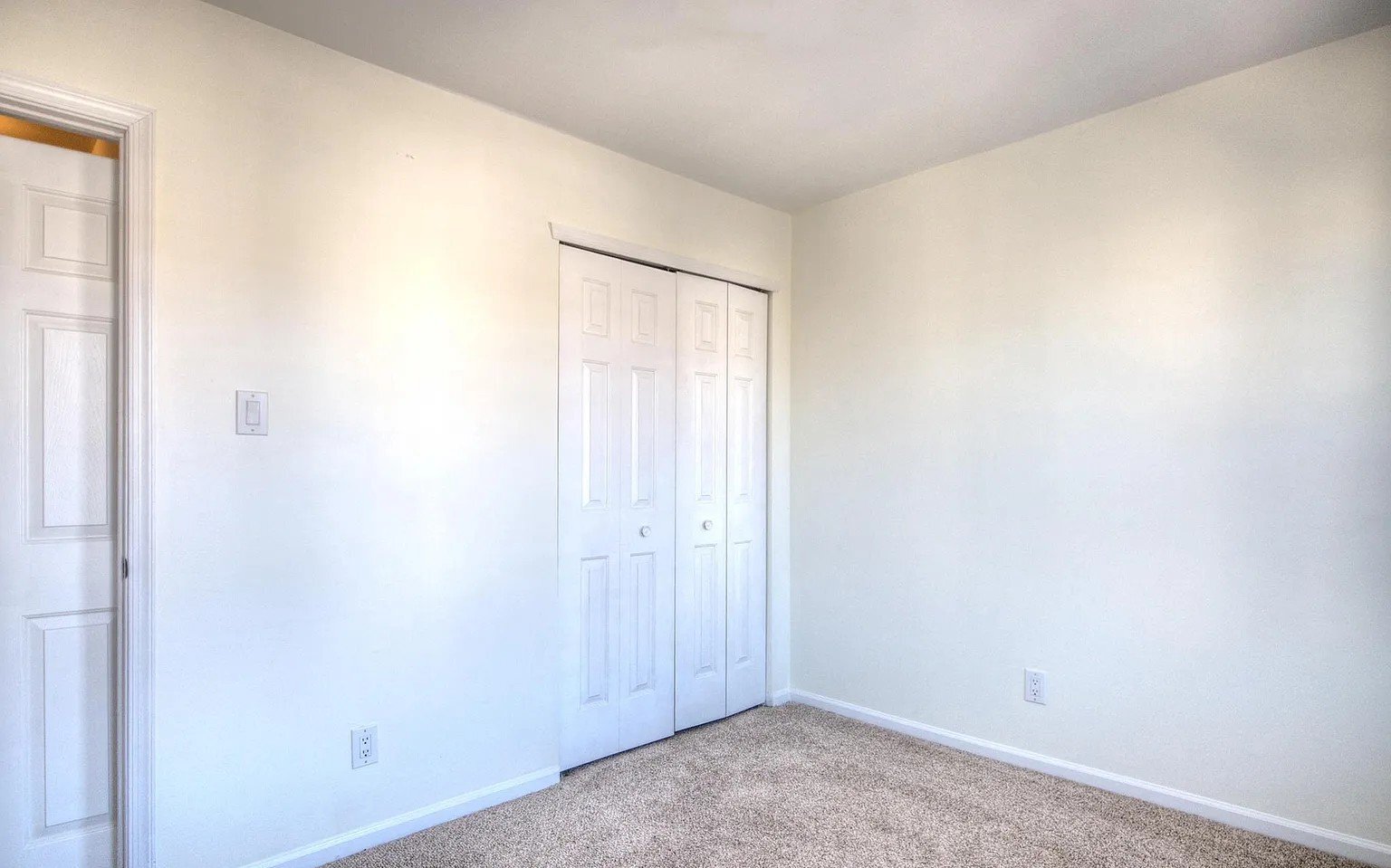 Building Photo - 4402 Aberdeen Ln