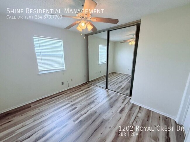 Building Photo - 1202 Royal Crest Dr