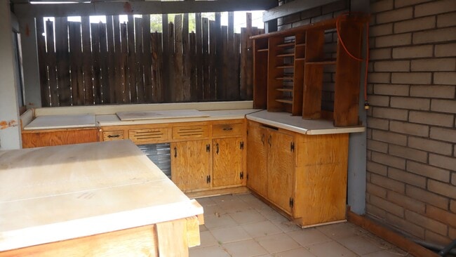 Building Photo - 90 NE Freihage Dr