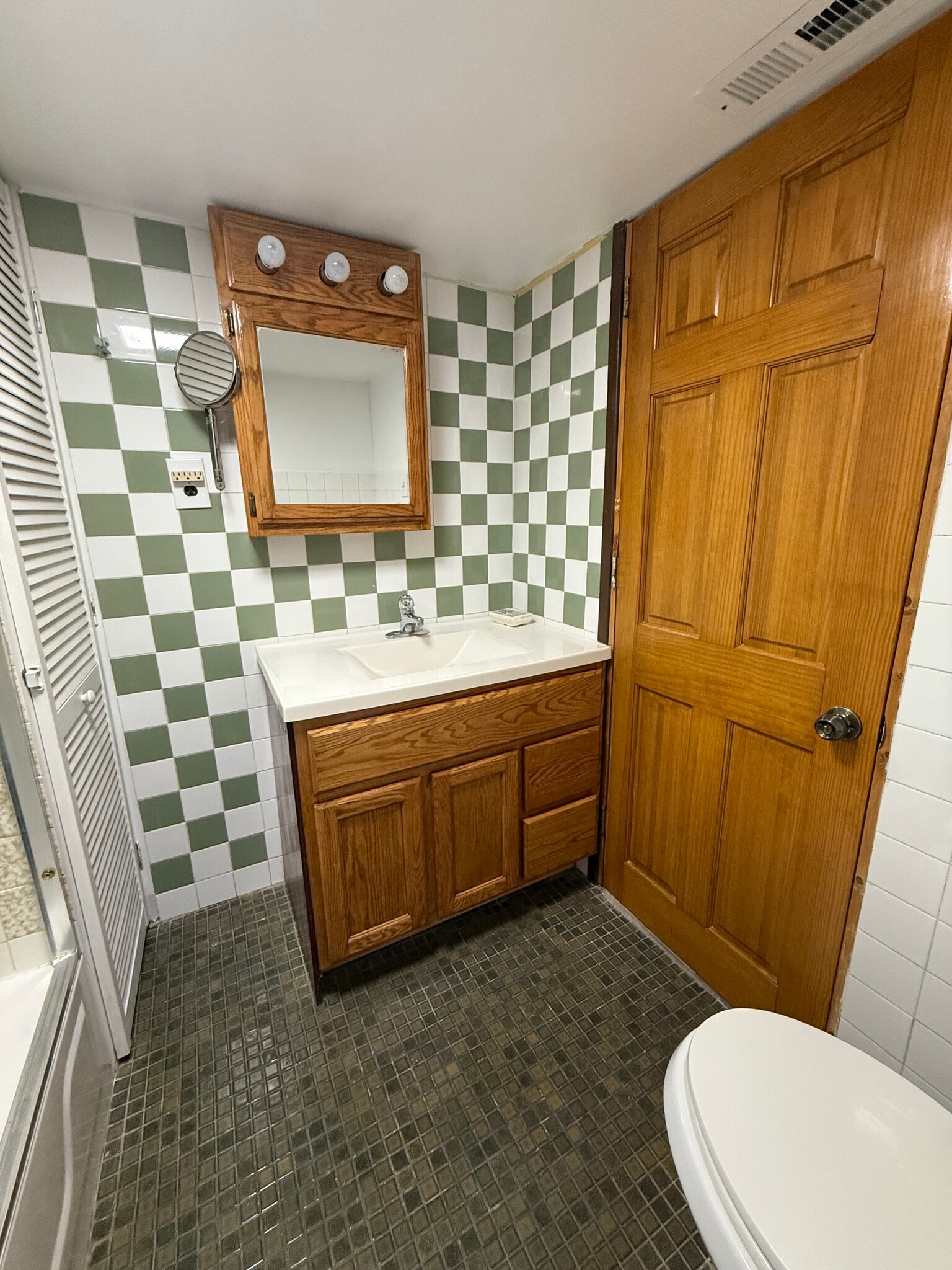 Building Photo - 3318 W Pierce Ave