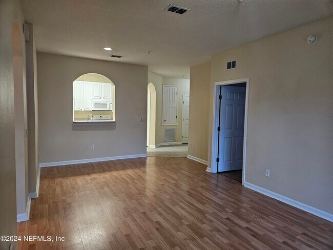 Building Photo - 7801 Point Meadows Dr