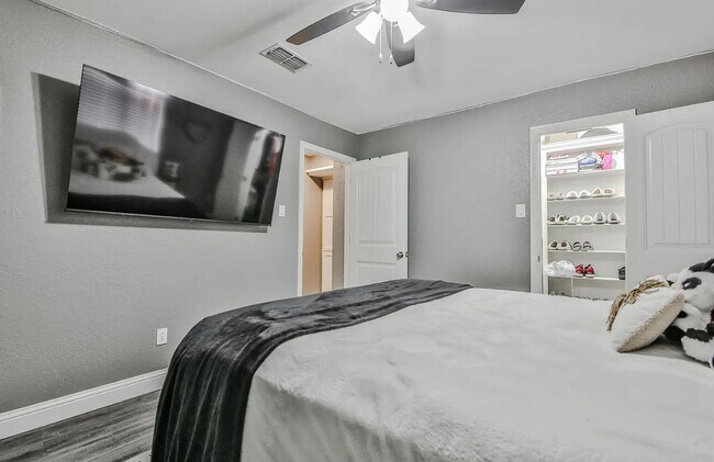 Building Photo - So many Amenities!