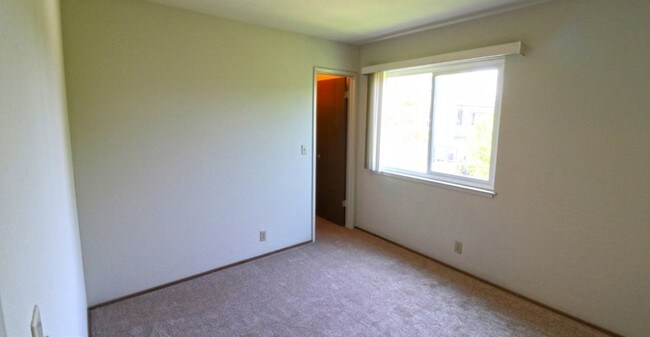 Interior Photo - 4324 Railroad Ave