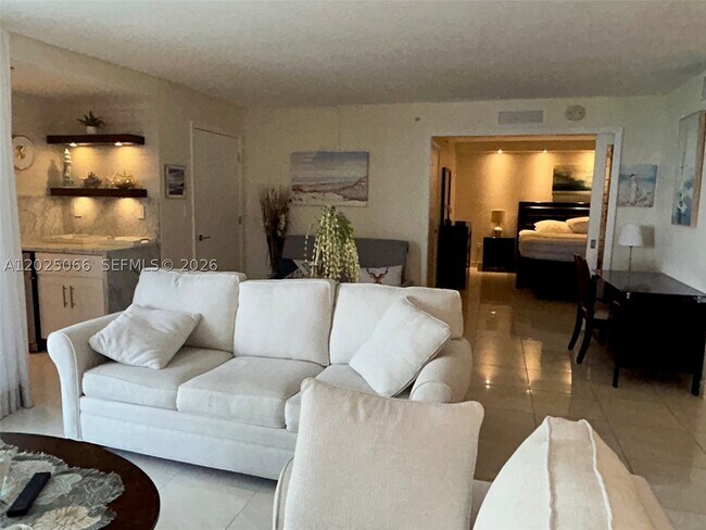 Building Photo - 6917 Collins Ave