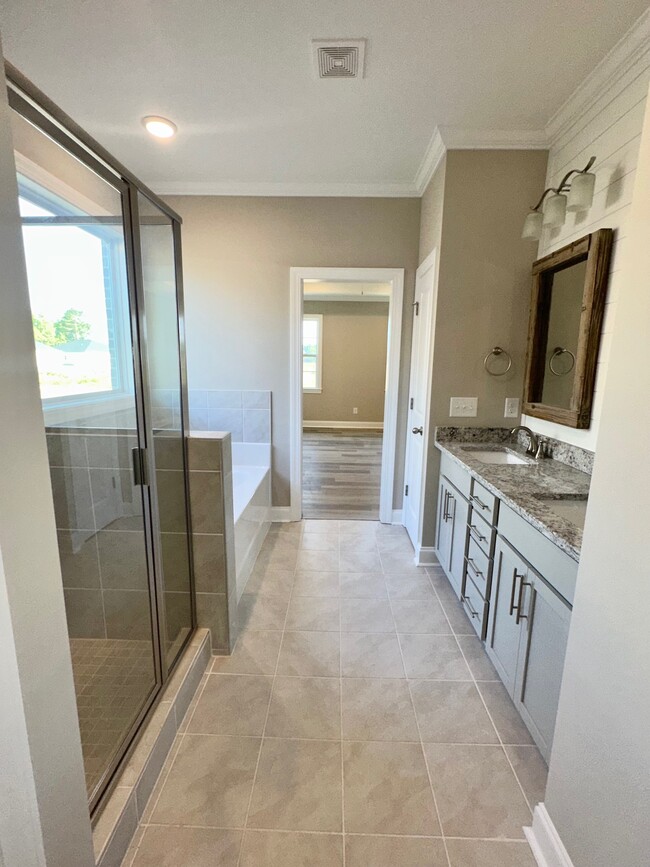 Building Photo - 1486 Summergate Dr