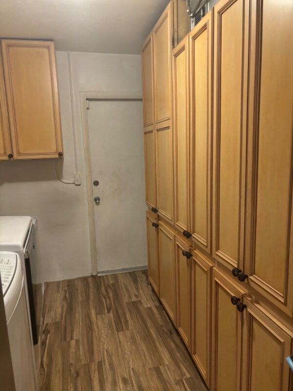 Building Photo - 2412 Edgewater Dr